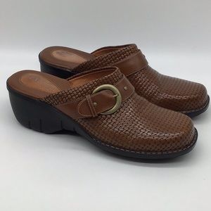 Clarks Artisan Leather Clogs Women’s 9/Carmel EUC